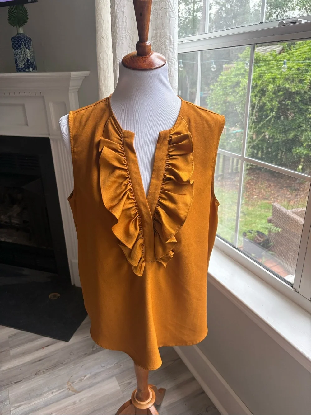NWOT J. Crew Mustard Ruffle V-Neck Sleeveless Top Size Large - Picture 3 of 8